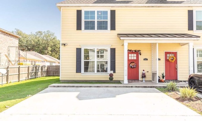Lake Charles House | Four Gables at Penn Properties