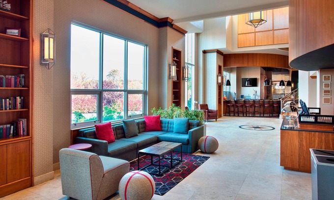 Plainview Hotel | Four Points by Sheraton Melville Long Island