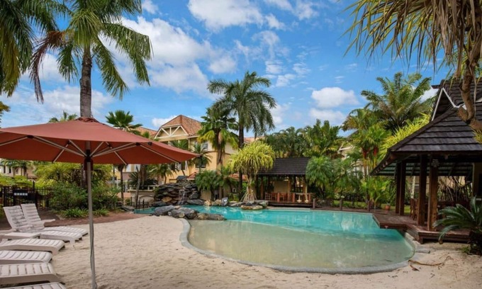 Cairns North Apartment | Four Pool Retreat Spectacular Resort Style Living
