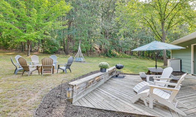 Black River Falls House | Four-Season Home on Scenic Bluff Country Acreage!