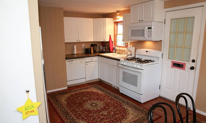 Tannersville Cottage | Four Season Vacation Rental- Hunter/Tannersville NY - seasonal rates available