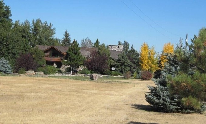 Bozeman House | Four Seasons Log Guest House