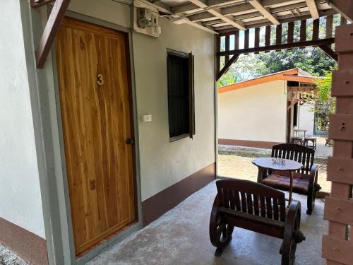 Pai Other | FourTwoEight Mini Fan room