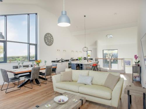 Over Stowey House | Foxglove-Uk34612