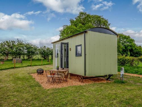 Bradbourne House | Foxglove - Uk37639