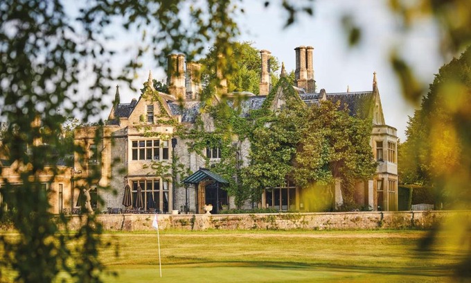 Runnymede Hotel | Foxhills Club & Resort