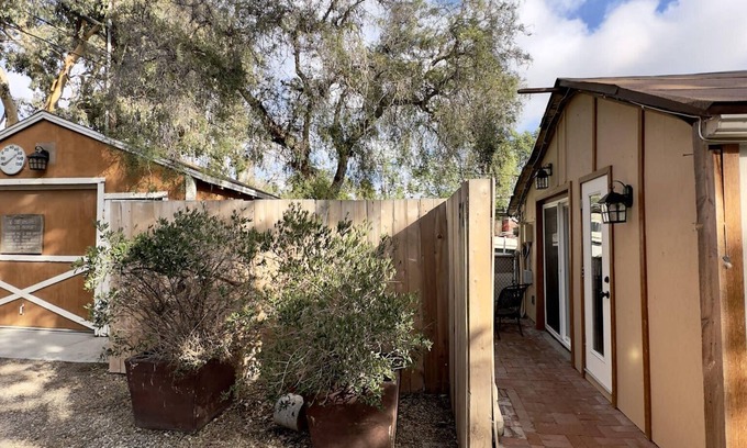 Mesa Verde Apartment | Foxtrot - Costa Mesa, Newport Beach, Couples Unit