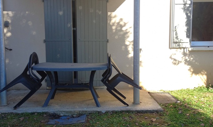 Saint-Geniez-d'Olt House | Pretty T2 village goelia 2 heated pools