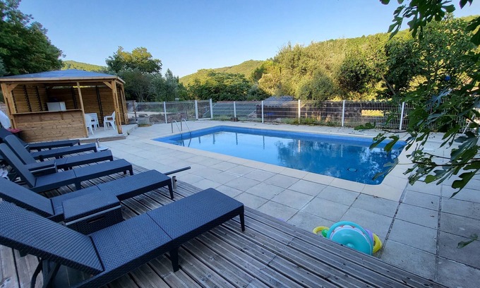 Saint-Sebastien-d'Aigrefeuille House | Mirabeau, house 6p large terrace, garden and pool