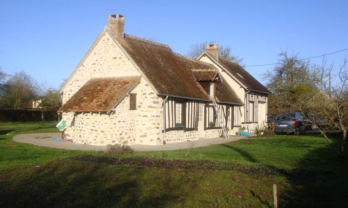 Villeneuve-en-Perseigne Cottage | Renovated timber-framed house by the forest
