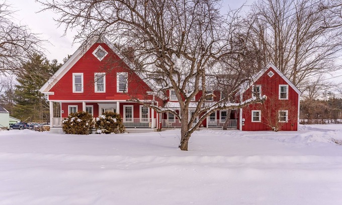 Franconia Apartment | Franconia Fab: 2BR 1BA Ski Retreat nr Cannon Mtn-Kid & Fido Friendly!