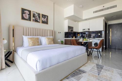 Al Barsha Apartment | Frank Porter - Jwelz By Danube