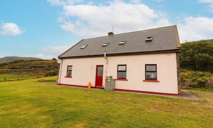 Waterville Cottage | FRAOCH, family friendly, with open fire in Waterville, County Kerry