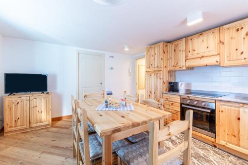 Raveo Apartment | Fravins E