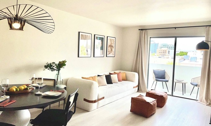 South Beach Apartment | Free Beach Club Access – 5 min Walk to Sand