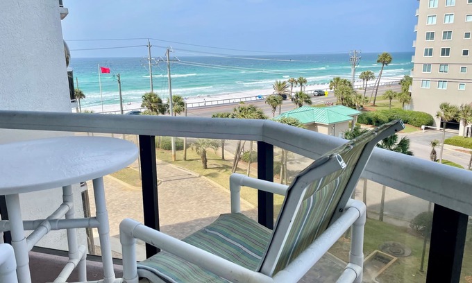 Miramar Beach Condo | Free Beach SRVC! Heated Pool! 2 Hot Tubs! Free Bonfires M&F nts; Great Views!