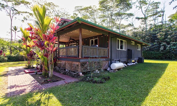 Keaau Cabin | FREE Cleaning at this Hawaiian Paradise Home