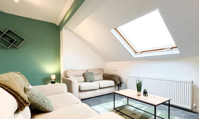 Harrogate Apartment | Free Parking | Spacious Flat | Great Location