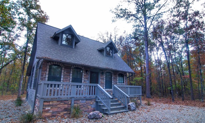 Broken Bow Cabin | French Country Honeymoon and Couples Cottage