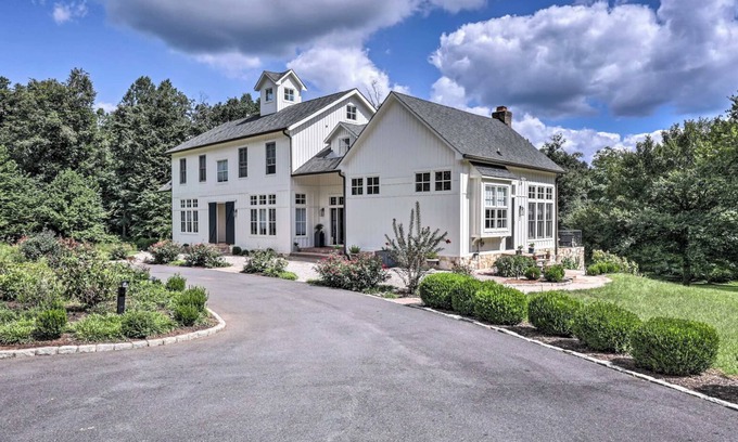 Beallsville House | French Farm house/Apartment.