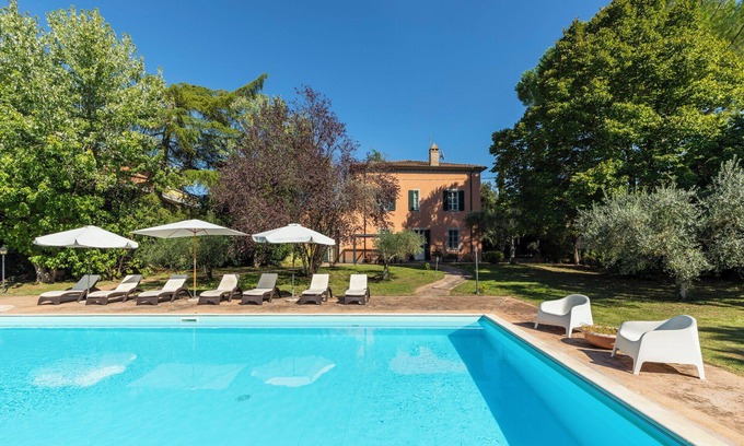 Colle Villa | Frescoed 19-century Villa. Family gatherings. Air conditioning