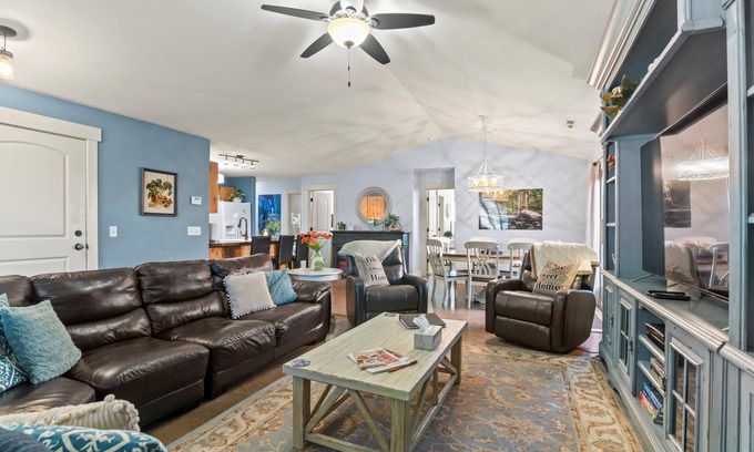 Moab South Valley House | Fresh, luxurious 4-BR home! Pool, hot tub & fenced yard with BBQ