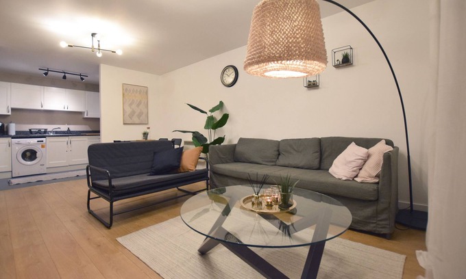 Northampton Apartment | Freshly refurbished 2 bedroom apartment in Town Centre