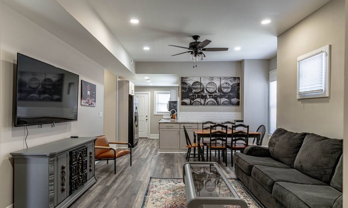 Shelby Park Apartment | Freshly renovated home is centrally-located right in the heart of Louisville.