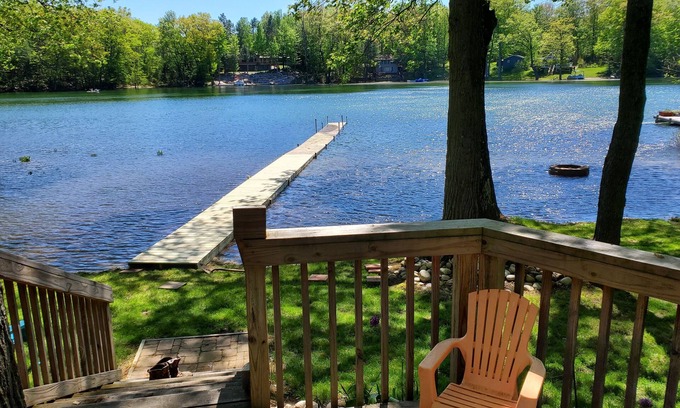 Mayfield House | Freshly renovated house on Spider Lake