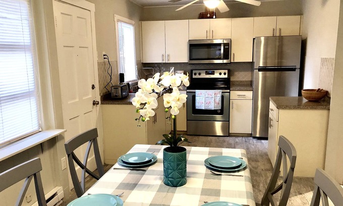 Southgate Villa | Freshly Updated Home close to Downtown and Beaches