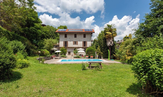 Vacciago Apartment | Frey apt. 1 + Frey apt. 2 at Lake Orta with garden and pool