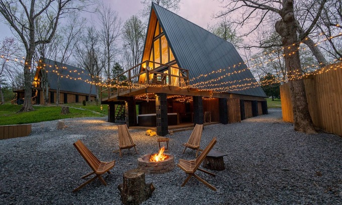 Cosby Cabin | Freya's Cabin peaceful Aframe with hot tub & sauna 15 min to the national park!