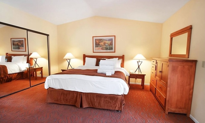 San Diego Country Estates Apartment | Friends Getaway! Kitchen, Pool, Golf, Short Drive to Lenora Winery