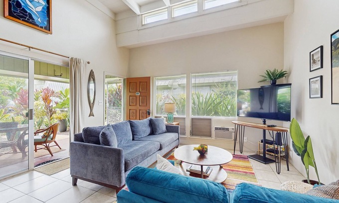 Princeville Condo | Front Door Parking. Zero Stairs. A/C. Golf Course. Pool. Fast WIFI