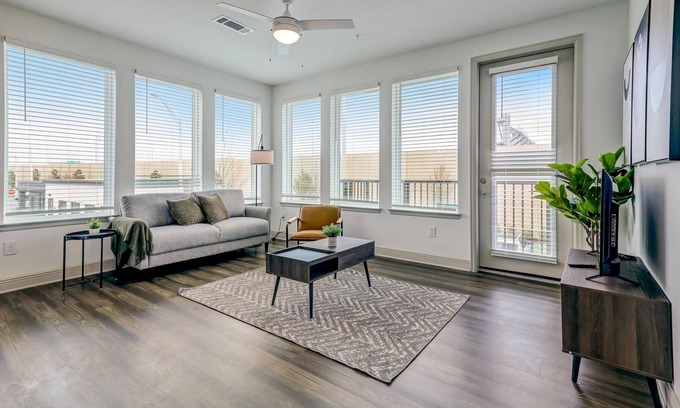 Deerwood Apartment | Frontdesk | 2 BR Apt near St Johns Town Center