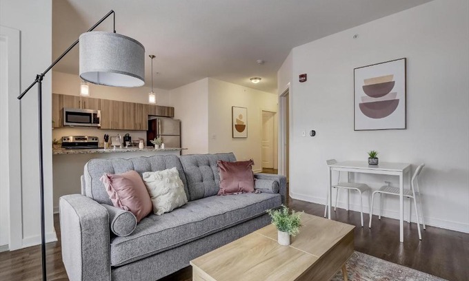 River Market Apartment | FRONTDESK RM West Apts River Market Dist Kansas City