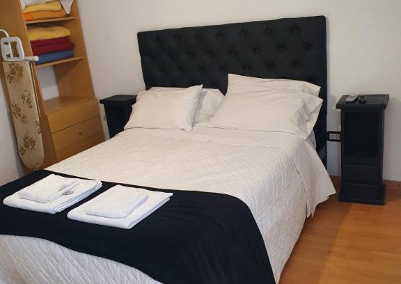 Centro Apartment | fucsia