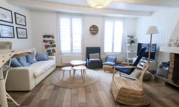 Trouville-sur-Mer Apartment | Full center. 2 charming rooms. 150m from the beach