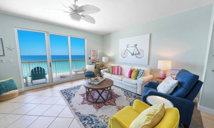 Panama City Beach Condo | Full Equipped Oceanfront Oasis w/Beach Chairs + Umbrellan