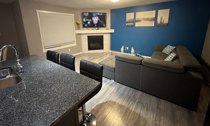 Southeast Edmonton House | Full house with great location