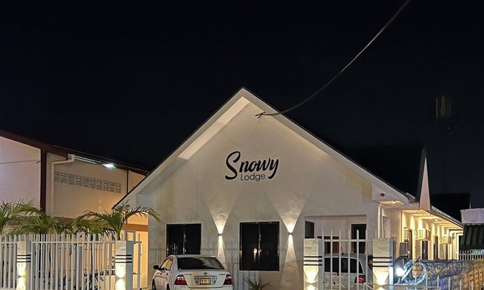 Paramaribo Apartment | Fully airconditioned & luxurious apartments – Discover Snowy Lodge – Streetview!