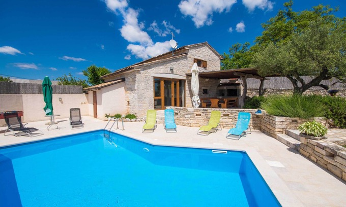 Zabrezani Villa | Fully fenced, private pool, completely air-conditioned, pet friendly