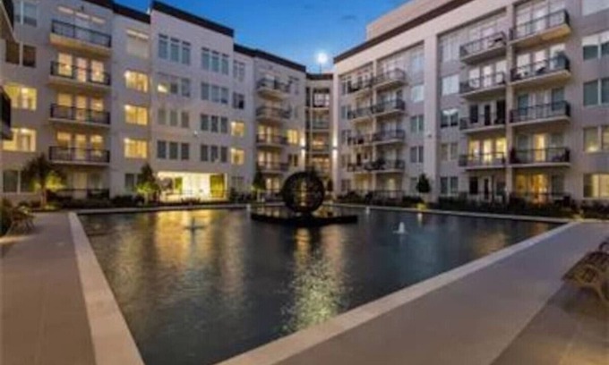 The Galleria Apartment | Fully Furnished 2b/2b Apartment in the Galleria