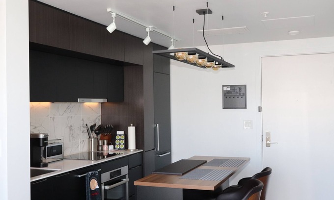 Montreal Apartment | Fully Furnished - 325 SQ Downtown Montreal, Studio