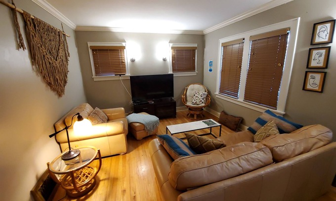 Benson House | Fully furnished 3BR home in trendy Benson w/restaurants +