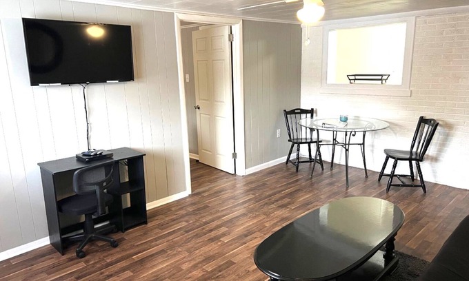 Bluewell Apartment | Fully Furnished Executive Rental Large 1-Bed 1-Bath Pets Allowed