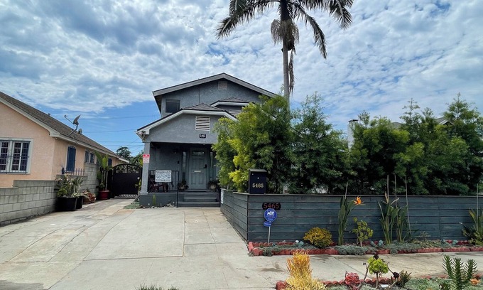 Park Mesa Heights House | Fully Furnished Huge House in LA with Hot Tub/AC/WiFi/Washer/Dryer/BBQ/Parking