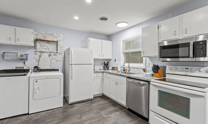 Chesterfield House | Fully furnished long-term home, dog-friendly, huge fenced-in backyard, office