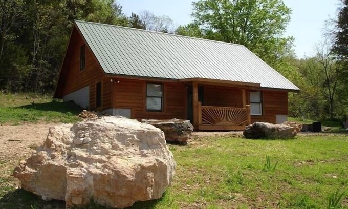 Bourbon House | Fully modern and unique country lodge. Quiet and cozy.
