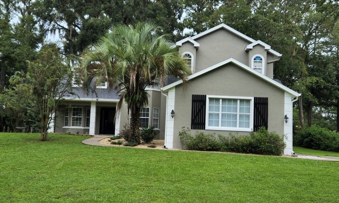 Fellowship House | Fully renovated, 4-bedroom 3.5 bath - 3 minutes to WEC in peaceful neighborhood